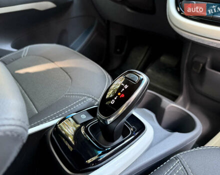 Белый Шевроле Bolt EV, объемом двигателя 0 л и пробегом 69 тыс. км за 14950 $, фото 12 на Automoto.ua