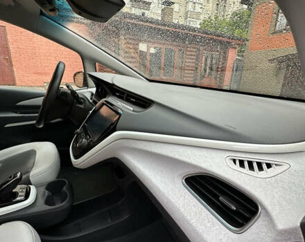 Белый Шевроле Bolt EV, объемом двигателя 0 л и пробегом 28 тыс. км за 18500 $, фото 19 на Automoto.ua