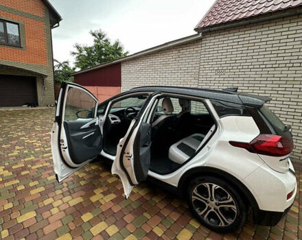 Белый Шевроле Bolt EV, объемом двигателя 0 л и пробегом 28 тыс. км за 18500 $, фото 15 на Automoto.ua