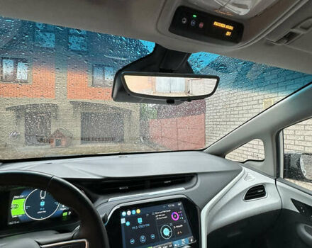 Белый Шевроле Bolt EV, объемом двигателя 0 л и пробегом 28 тыс. км за 18500 $, фото 14 на Automoto.ua