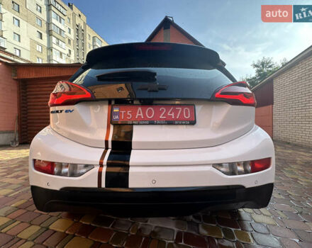 Белый Шевроле Bolt EV, объемом двигателя 0 л и пробегом 28 тыс. км за 18500 $, фото 34 на Automoto.ua