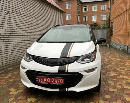 Белый Шевроле Bolt EV, объемом двигателя 0 л и пробегом 28 тыс. км за 18500 $, фото 1 на Automoto.ua
