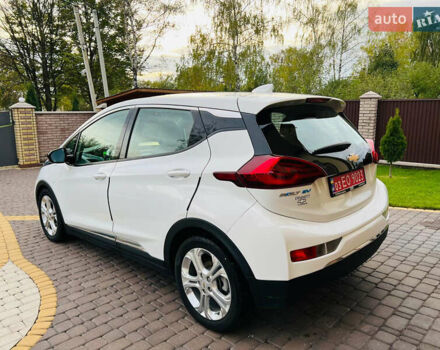 Белый Шевроле Bolt EV, объемом двигателя 0 л и пробегом 100 тыс. км за 14000 $, фото 3 на Automoto.ua