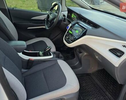 Белый Шевроле Bolt EV, объемом двигателя 0 л и пробегом 83 тыс. км за 15900 $, фото 9 на Automoto.ua