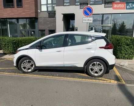 Белый Шевроле Bolt EV, объемом двигателя 0 л и пробегом 26 тыс. км за 16500 $, фото 5 на Automoto.ua