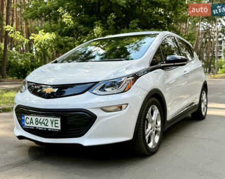 Белый Шевроле Bolt EV, объемом двигателя 0 л и пробегом 69 тыс. км за 14950 $, фото 1 на Automoto.ua
