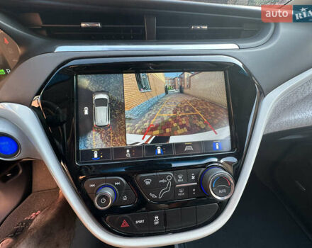 Белый Шевроле Bolt EV, объемом двигателя 0 л и пробегом 28 тыс. км за 18500 $, фото 32 на Automoto.ua