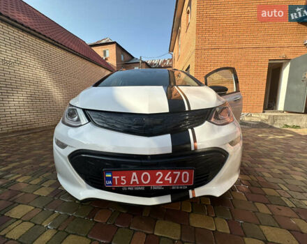 Белый Шевроле Bolt EV, объемом двигателя 0 л и пробегом 28 тыс. км за 18500 $, фото 30 на Automoto.ua