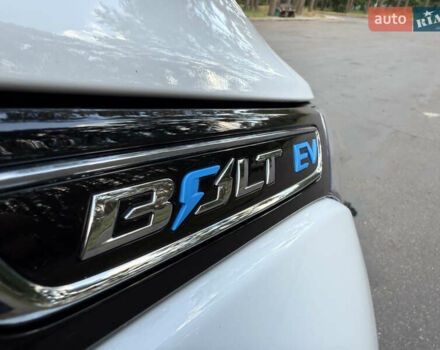 Белый Шевроле Bolt EV, объемом двигателя 0 л и пробегом 69 тыс. км за 14900 $, фото 35 на Automoto.ua