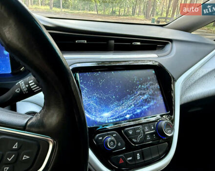 Белый Шевроле Bolt EV, объемом двигателя 0 л и пробегом 69 тыс. км за 14950 $, фото 15 на Automoto.ua