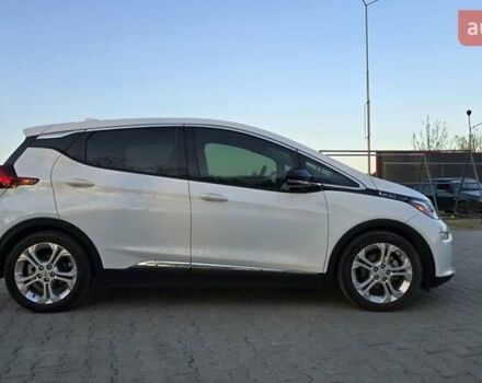 Белый Шевроле Bolt EV, объемом двигателя 0 л и пробегом 83 тыс. км за 15399 $, фото 3 на Automoto.ua