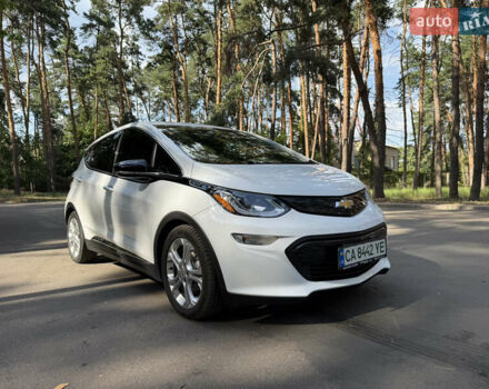 Белый Шевроле Bolt EV, объемом двигателя 0 л и пробегом 69 тыс. км за 14950 $, фото 28 на Automoto.ua