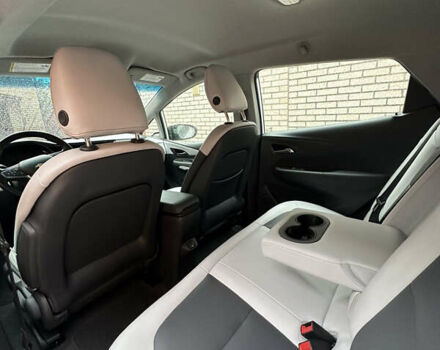 Белый Шевроле Bolt EV, объемом двигателя 0 л и пробегом 28 тыс. км за 18500 $, фото 17 на Automoto.ua