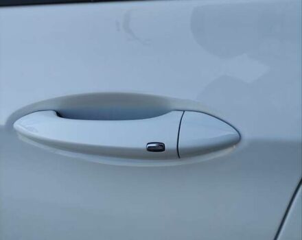 Белый Шевроле Bolt EV, объемом двигателя 0 л и пробегом 60 тыс. км за 18300 $, фото 23 на Automoto.ua