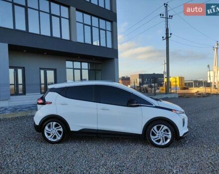 Белый Шевроле Bolt EV, объемом двигателя 0 л и пробегом 60 тыс. км за 18300 $, фото 4 на Automoto.ua