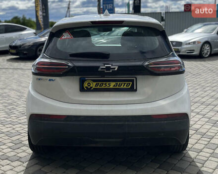 Белый Шевроле Bolt EV, объемом двигателя 0 л и пробегом 34 тыс. км за 18999 $, фото 5 на Automoto.ua