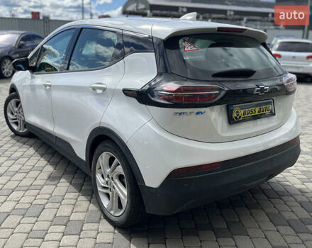 Белый Шевроле Bolt EV, объемом двигателя 0 л и пробегом 34 тыс. км за 18999 $, фото 4 на Automoto.ua
