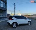 Белый Шевроле Bolt EV, объемом двигателя 0 л и пробегом 60 тыс. км за 18300 $, фото 5 на Automoto.ua