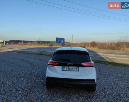 Белый Шевроле Bolt EV, объемом двигателя 0 л и пробегом 60 тыс. км за 18300 $, фото 7 на Automoto.ua