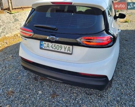Белый Шевроле Bolt EV, объемом двигателя 0 л и пробегом 48 тыс. км за 20850 $, фото 5 на Automoto.ua