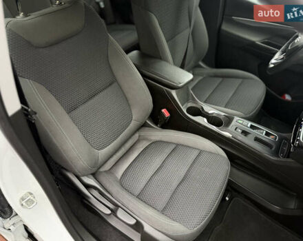 Белый Шевроле Bolt EV, объемом двигателя 0 л и пробегом 63 тыс. км за 16500 $, фото 22 на Automoto.ua