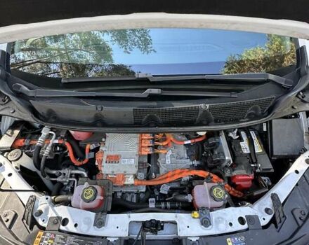 Белый Шевроле Bolt EV, объемом двигателя 0 л и пробегом 41 тыс. км за 18600 $, фото 34 на Automoto.ua