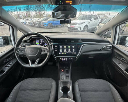 Белый Шевроле Bolt EV, объемом двигателя 0 л и пробегом 41 тыс. км за 16999 $, фото 18 на Automoto.ua