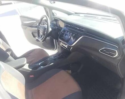 Белый Шевроле Bolt EV, объемом двигателя 0 л и пробегом 40 тыс. км за 17000 $, фото 9 на Automoto.ua