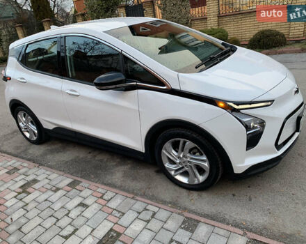 Білий Шевроле Bolt EV, об'ємом двигуна 0 л та пробігом 30 тис. км за 17050 $, фото 6 на Automoto.ua