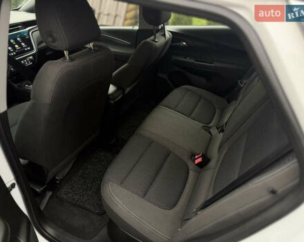 Белый Шевроле Bolt EV, объемом двигателя 0 л и пробегом 63 тыс. км за 16500 $, фото 23 на Automoto.ua