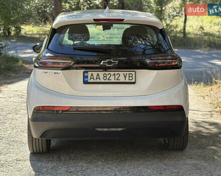 Белый Шевроле Bolt EV, объемом двигателя 0 л и пробегом 63 тыс. км за 16900 $, фото 5 на Automoto.ua