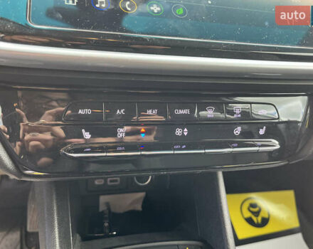 Белый Шевроле Bolt EV, объемом двигателя 0 л и пробегом 34 тыс. км за 18999 $, фото 19 на Automoto.ua