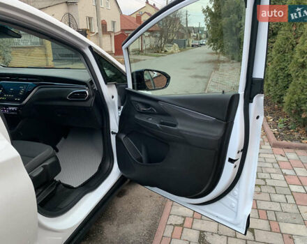 Білий Шевроле Bolt EV, об'ємом двигуна 0 л та пробігом 30 тис. км за 17050 $, фото 11 на Automoto.ua