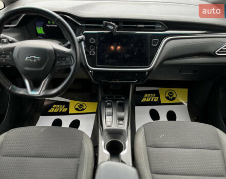 Белый Шевроле Bolt EV, объемом двигателя 0 л и пробегом 34 тыс. км за 18999 $, фото 8 на Automoto.ua