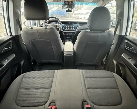 Белый Шевроле Bolt EV, объемом двигателя 0 л и пробегом 41 тыс. км за 16999 $, фото 32 на Automoto.ua