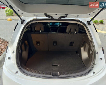 Белый Шевроле Bolt EV, объемом двигателя 0 л и пробегом 24 тыс. км за 18800 $, фото 19 на Automoto.ua