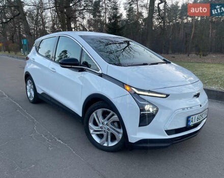 Белый Шевроле Bolt EV, объемом двигателя 0 л и пробегом 30 тыс. км за 18300 $, фото 4 на Automoto.ua