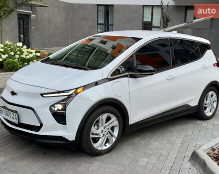 Белый Шевроле Bolt EV, объемом двигателя 0 л и пробегом 24 тыс. км за 18800 $, фото 1 на Automoto.ua