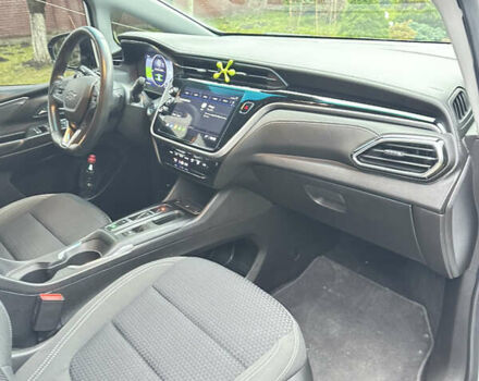 Белый Шевроле Bolt EV, объемом двигателя 0 л и пробегом 38 тыс. км за 18500 $, фото 36 на Automoto.ua