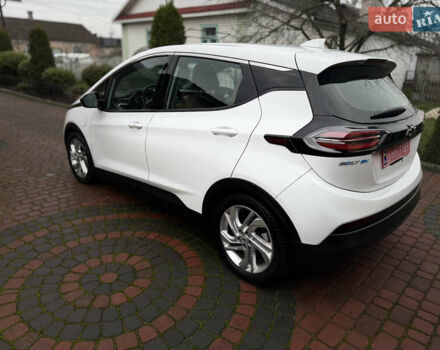 Белый Шевроле Bolt EV, объемом двигателя 0 л и пробегом 63 тыс. км за 16500 $, фото 4 на Automoto.ua