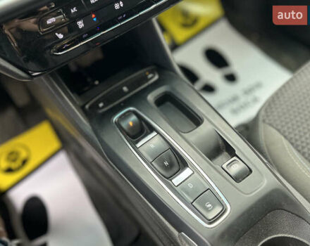 Белый Шевроле Bolt EV, объемом двигателя 0 л и пробегом 34 тыс. км за 18999 $, фото 18 на Automoto.ua