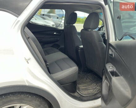 Белый Шевроле Bolt EV, объемом двигателя 0 л и пробегом 34 тыс. км за 18999 $, фото 11 на Automoto.ua