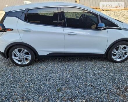 Белый Шевроле Bolt EV, объемом двигателя 0 л и пробегом 48 тыс. км за 20850 $, фото 7 на Automoto.ua