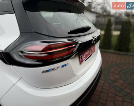 Белый Шевроле Bolt EV, объемом двигателя 0 л и пробегом 63 тыс. км за 16500 $, фото 11 на Automoto.ua