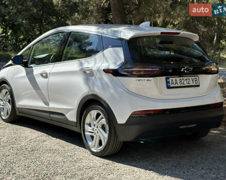 Белый Шевроле Bolt EV, объемом двигателя 0 л и пробегом 63 тыс. км за 16900 $, фото 4 на Automoto.ua
