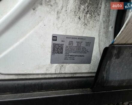 Белый Шевроле Bolt EV, объемом двигателя 0 л и пробегом 84 тыс. км за 10000 $, фото 7 на Automoto.ua