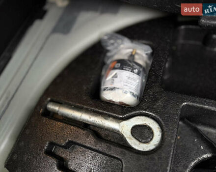 Белый Шевроле Bolt EV, объемом двигателя 0 л и пробегом 63 тыс. км за 16500 $, фото 27 на Automoto.ua