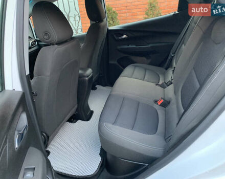 Білий Шевроле Bolt EV, об'ємом двигуна 0 л та пробігом 30 тис. км за 17050 $, фото 9 на Automoto.ua
