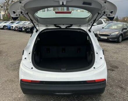 Белый Шевроле Bolt EV, объемом двигателя 0 л и пробегом 41 тыс. км за 16999 $, фото 14 на Automoto.ua