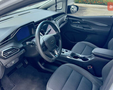 Белый Шевроле Bolt EV, объемом двигателя 0 л и пробегом 24 тыс. км за 18800 $, фото 9 на Automoto.ua